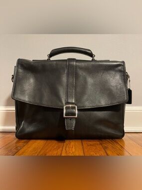 Coach Classic Black Leather Messenger Bag with Interior Organization